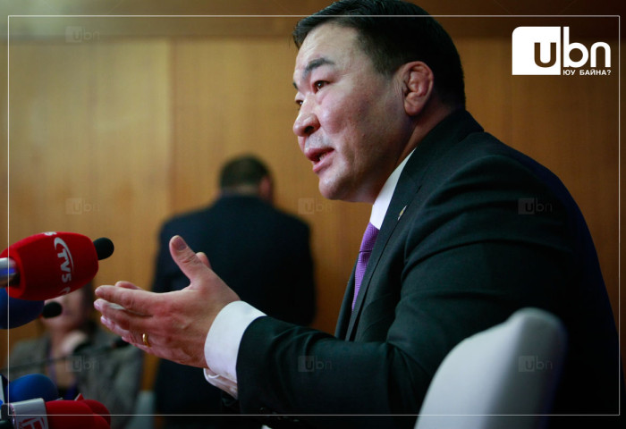 “Эх орноо тоносон, хувийн шуналаа дарж чаддаггүй хүмүүсээ цэвэрлэх хэрэгтэй. Л.Оюун-Эрдэнэ ч үүнийг хийж чадсангүй“