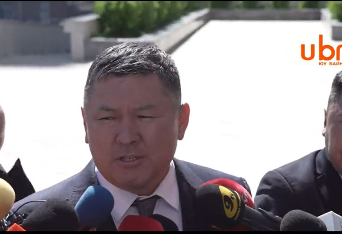 У.Отгонбаяр: Намын даргын асуудлыг яаралтай шийдэхгүй бол юу болж байгааг өнгөрсөн өдрүүдэд харлаа