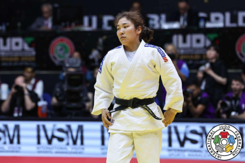 Чиндао гран при: Л.Энхрийлэн 17 цагаас алтан медалийн төлөө Франц улсын тамирчинтай барилдана