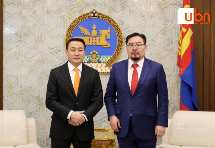 БАГА ХУРАЛ: Заалнаас нэрээ дэвшүүлсэн хүн байхгүй тул МАН-ын даргын өрсөлдөөн Г.Занданшатар, Д.Амарбаясгалан нарын хооронд өрнөнө