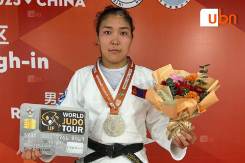 ЧИНДАО: МУГТ Л.Энхрийлэн мөнгөн медаль хүртлээ