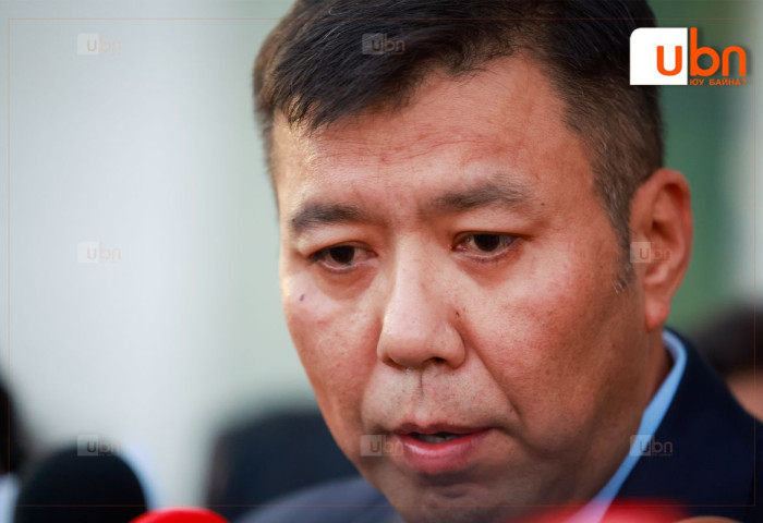 “Би “Н.Өнөрцэцэгийг барьж хорьё” гэж ярьсан юм бол Хуульзүйн сайдаа хөөж явуулах ёстой биз дээ. Юу яриад байгаа юм“