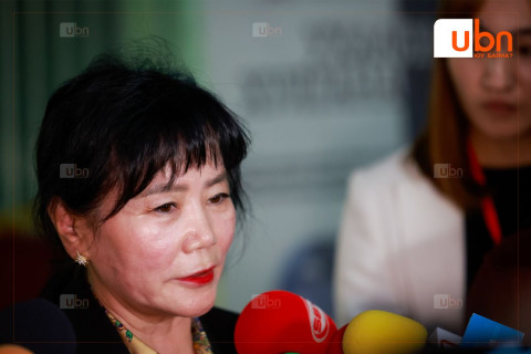 ШУУД: Ц.Чулуунзагдын өмгөөлөгч Б.Оюунбилэг цаг үеийн асуудлаар мэдээлэл өгч байна