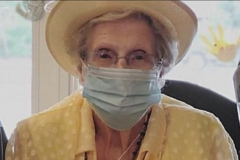 Халдвартайгаа тэмцэж чадсан 107 настай эмэгтэй