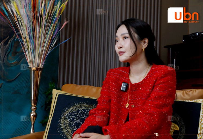 Н.Балжмаа: Хуульч, хэл шинжээч мэргэжилтэй юм байж яагаад НАЙМААЧИН болчихсон юм бэ” гэж олон хүн асуудаг. Яагаад болохгүй гэж