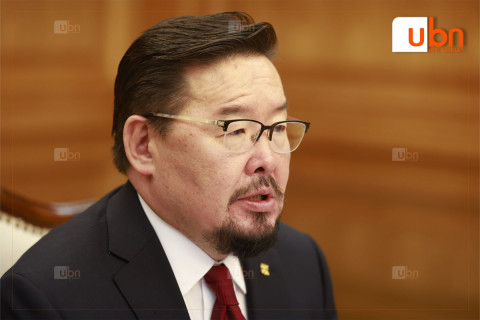 “Бортээгийн ордыг эдийн засгийн эргэлтэд оруулах тогтоолын төслийг өргөн баримагц УИХ-ын дарга яаран сандран  нэр дэвших мэдэгдлийг хийсэн“