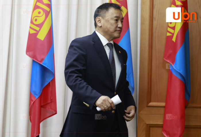 “Диализ эмчилгээ, яаралтай мэс засал болон хавдрын тусламж үйлчилгээний санхүүжилтийг ЗОГСООХГҮЙ“