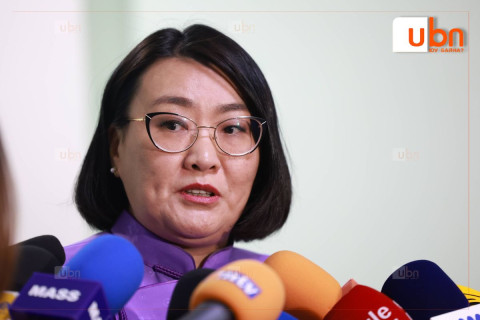А.Ариунзаяа: Өрсөлдөгчдөө ялагдсаныхаа төлөө “Ард түмэндээ мэдэгдэл хийж байна“ гэсэн нэрийн дор ХЗДХ-ийн сайдаа сольж, томилж байгаа нь ямар аймшигтай
