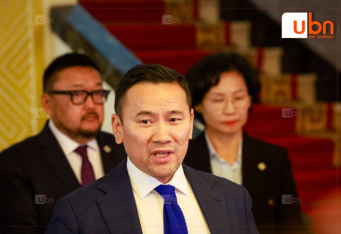 Д.Энхтүвшин: Б.Энхбаяр, Д.Амарбаясгалан гэдэг хоёр хүнтэй холбоотой асуудал яригдаж байхад гэм буруутайн зарчим зөвхөн нэг хүнд үйлчилж байна