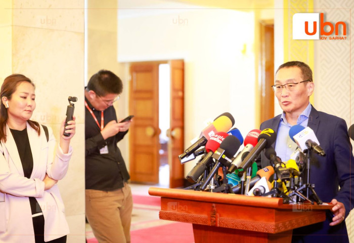 Х.Тэмүүжин: Парламентын индэрийг ашиглах асуудал үүсч болзошгүй тул Д.Амарбаясгалангаар удирдуулахгүй, ийм асуудалтай хэлэлцүүлэгт оролцохгүй гэсэн шийдвэрийг АН-ын бүлэг гаргасан