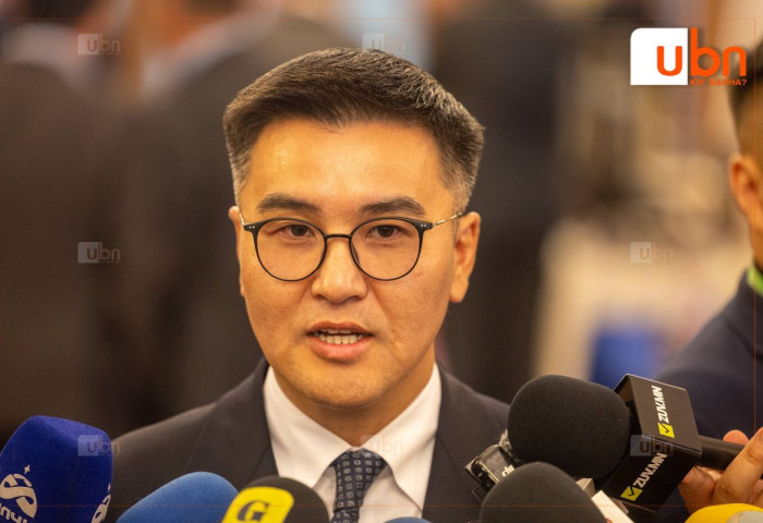 Ч.Лодойсамбуу: УИХ-ын дарга Д.Амарбаясгалан нэр холбогдоод байгаа гэмт хэргийн шинжтэй асуудлуудаа шийдтэл хурал даргалахгүй байхыг шаардана