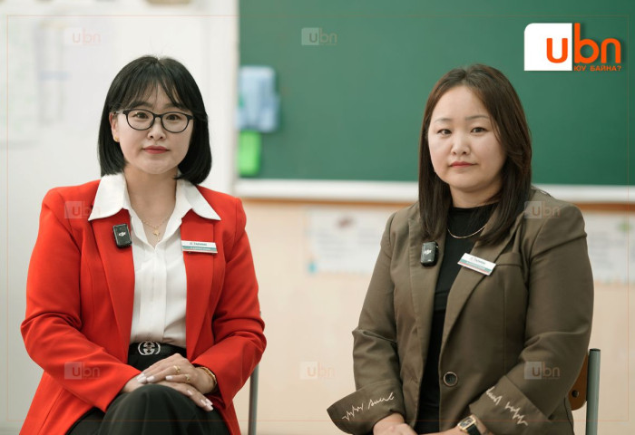 10 жилдээ, их сургуульдаа, ажлын байран дээрээ ч хамт байгаа нэг сургуулийн ХОЁР ИХЭР БАГА АНГИЙН БАГШ