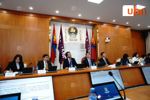 ХҮН намын зөвлөл: Тамхины хяналтын тухай хуульд нэмэлт, өөрчлөлт оруулах тухай хуулийн төслийн танилцуулгыг сонсож байна