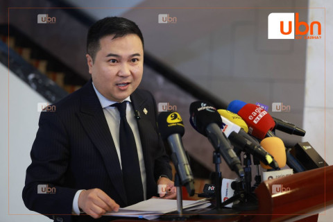 ШУУД: УИХ-ын гишүүн П.Сайнзориг Ерөнхий сайдыг огцруулах бичгийг өргөн барих гэж буй талаараа мэдээлэл өгч байна