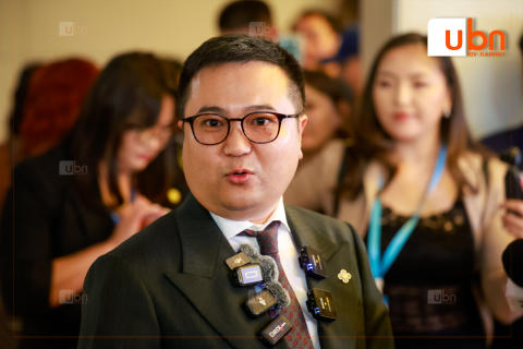 “Төрийн сангийн данс улайсан. Цалин, тэтгэврээ тавьж чадахгүй байдал руу явж байна“