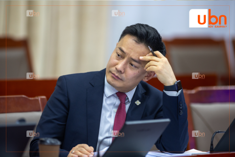 О.Батнайрамдал: Хоорондоо улстөржсөөр байтал Оюутолгойн асуудал хойшиллоо шүү