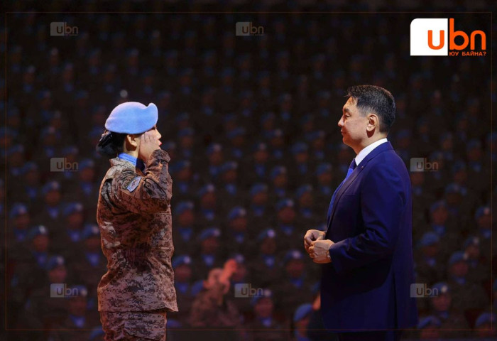 Монгол Улсын Ерөнхийлөгч У.Хүрэлсүх энхийг сахиулагчдад төрийн одон, медаль гардууллаа