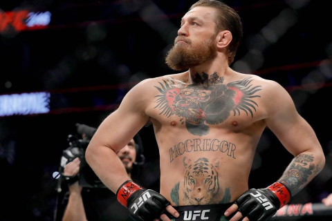 Конор МакГрегор тулаанд оролцох эрхээ 18 сараар хасууллаа