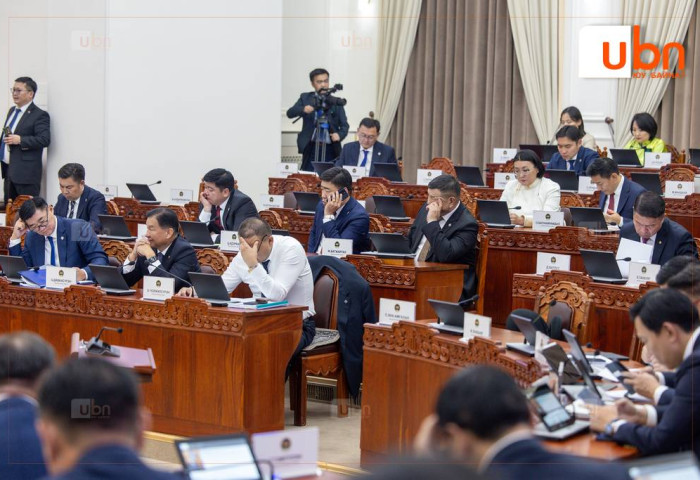 ШУУД: Чуулганы нэгдсэн хуралдаан эхэллээ