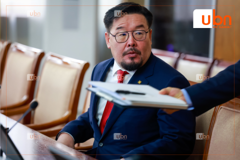 УИХ-ын дарга Д.Амарбаясгалан Ерөнхий сайд Г.Занданшатартай биечлэн уулзах шаардлагатай гэсэн тул ТББХ-ны хуралдааныг 30 минут завсарлуулжээ