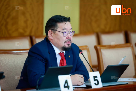 Ерөнхий сайд Г.Занданшатар: Үндсэн хууль зөрчсөн эсэхийг та тодорхойлдог хүн биш. А.Ариунзаяа гишүүнээ