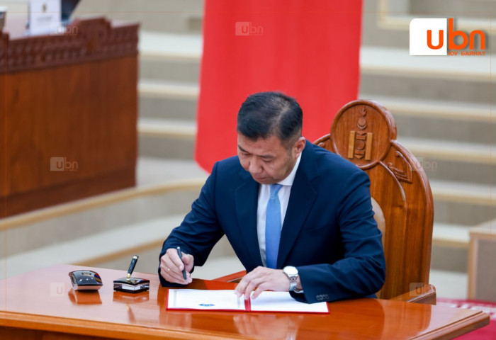 Б.Энхбаярыг ХЗДХ-ийн сайдаар томилох асуудлыг ирэх 7 хоногийн баасан гарагийн чуулганд танилцуулна