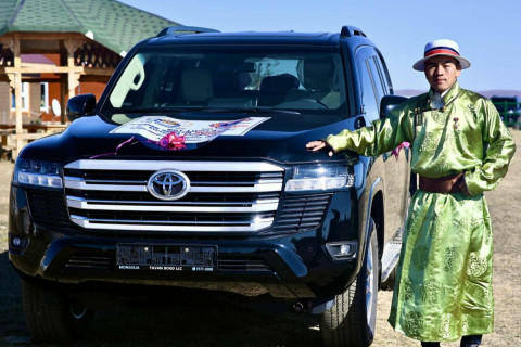 МУГТ Т.Тулгын ДАШТ-ий мөнгөн медалийг “Ланд-300” авто машинаар мялаажээ