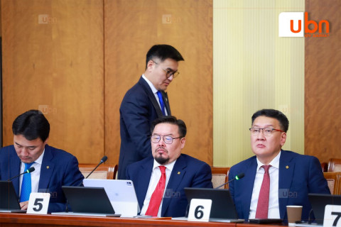 ТББХ: Ерөнхий сайдыг огцруулах эсэх асуудлыг 11.00 цагаас хэлэлцэнэ