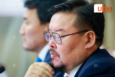 ТББХ 62.5 хувийн ирцтэйгээр Ерөнхий сайдыг огцруулах асуудлыг үргэлжлүүлэн хэлэлцэж эхэллээ