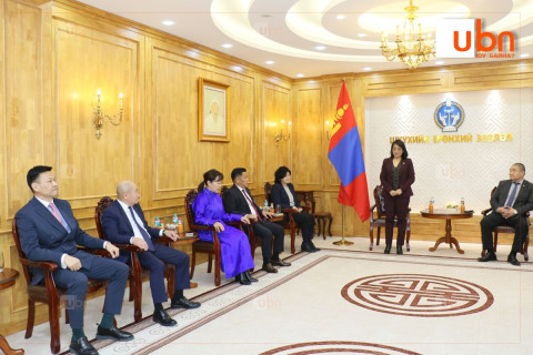 Шинээр сонгогдсон гишүүдийг хүлээн авч уулзлаа