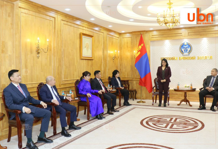 Шинээр сонгогдсон гишүүдийг хүлээн авч уулзлаа