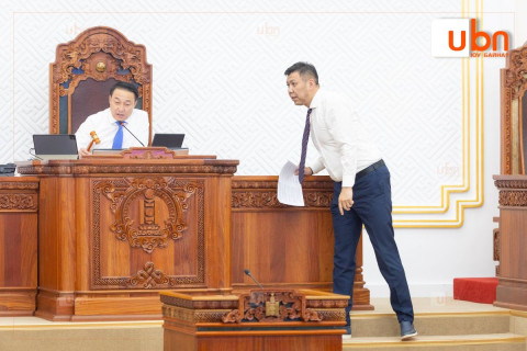 УИХ-ын дарга Д.Амарбаясгалан УИХ-ын гишүүн Б.Энхбаярыг нэр төр гутаасан асуудлаар шүүхэд өгчээ