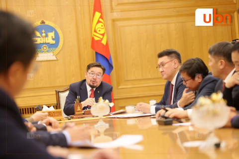 Г.Занданшатар: Багш нарын цалинг 15-20 хувь, эмчийн цалинг 10-15 хувь, ахмадуудын тэтгэврийг 8 хувиар нэмэгдүүлэхээр шийдвэрлэлээ