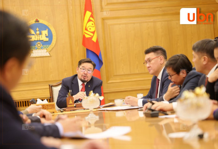 Г.Занданшатар: Багш нарын цалинг 15-20 хувь, эмчийн цалинг 10-15 хувь, ахмадуудын тэтгэврийг 8 хувиар нэмэгдүүлэхээр шийдвэрлэлээ