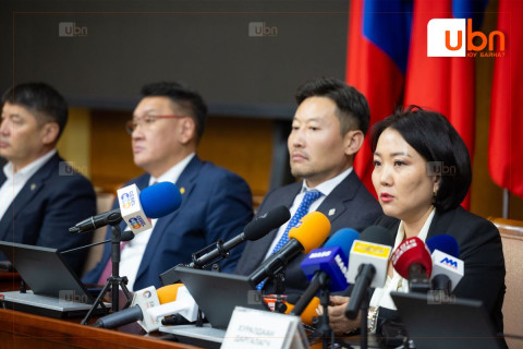 ШУУД: Багш, эмч нарын цалин, тэтгэврийн асуудлыг УИХ дахь МАН-ын бүлэг хэлэлцсэн талаараа мэдээлэл хийж байна