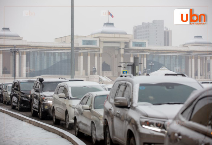 Улаанбаатарт -3 хэм, цастай