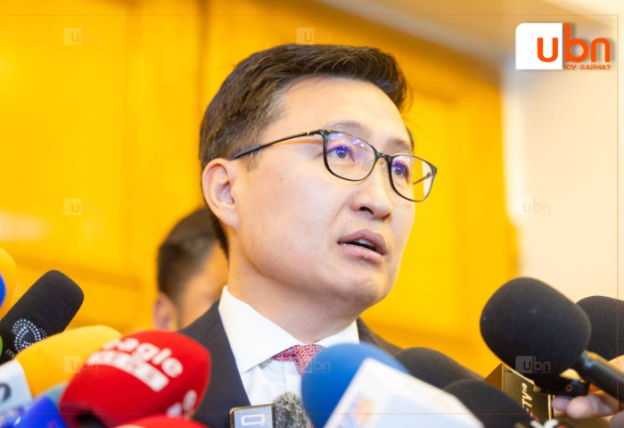 Б.Заяабал: П.Сайнзориг гишүүнтэй зүгээр л маргалдсан асуудал болсон. Гар хүрсэн зүйл байхгүй