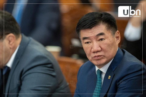 С.Бямбацогт: Х.Булгантуяа УИХТГ-ын алба хаагчдыг дарамталж, хуулийн буруу тайлбар гаргуулаад УИХ-ын индэрийг ашиглаж, иргэдийн тархийг угааж байна