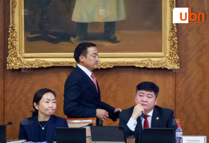 ШУУД: УИХ-ын дарга Д.Амарбаясгалангийн чөлөөлөгдөх хүсэлтийг ТББХ хэлэлцэж байна