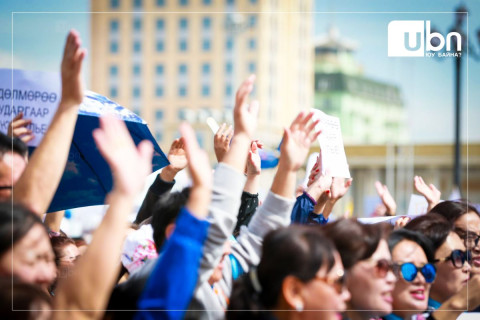 БАЙНГЫН ХОРОО: Эмч, багш нарын цалинг нэмэгдүүлэх асуудлаар гаргасан иргэдийн өргөдлийг хэлэлцэнэ