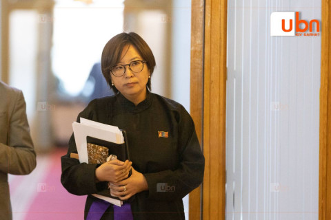 Л.Энхнасан: Эмч, багш нар жагсахаар л гал унтраах байдлаар цалинг нь нэмнэ гэдэг байж болохгүй