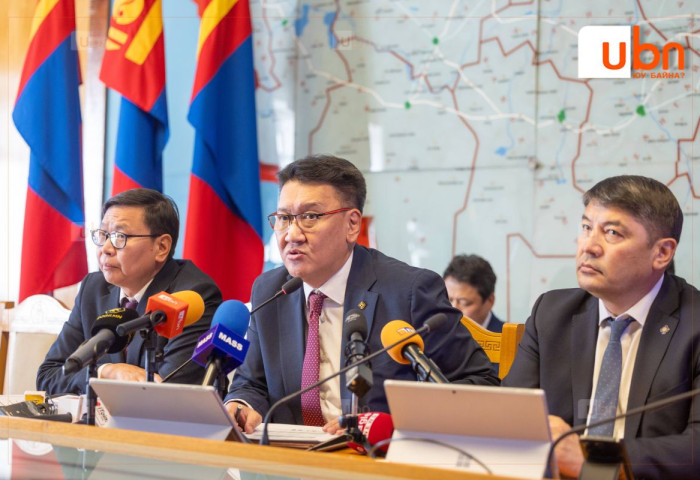 ШУУД: Сайд нар ажил хаяж буй багш нарын төлөөлөлтэй уулзаж байна