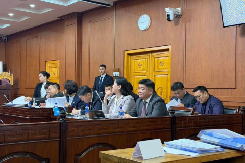 УИХ-ын дэд дарга Х.Булгантуяа ҮХЦ-ийн гишүүн О.Мөнхсайханаас татгалзах санал гаргаснаар ҮХЦ хүсэлтийг хэлэлцэхээр түр завсарлалаа