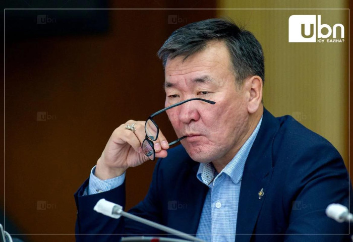 С.Ганбаатар УИХ-ын гишүүдийг “Гишүүн байх 4 жилийн хугацаанд нь хуулийн байгууллагаас шалгахгүй байх”-ыг санаачилсан талаар ХЗДХ-ийн сайд Б.Энхбаяр мэдээллээ