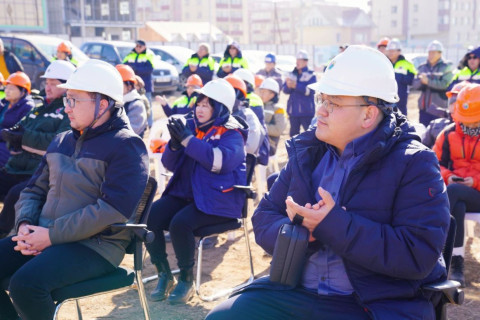 Ханын материалын эхний ээлжийн 1800 айлын орон сууцны бүтээн байгуулалтын ажлыг эхлүүллээ