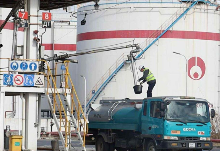 ОХУ-аас Толгойт өртөө, Петровисын агуулах дээр яг одоо 11 вагон шатахуун бууж байна