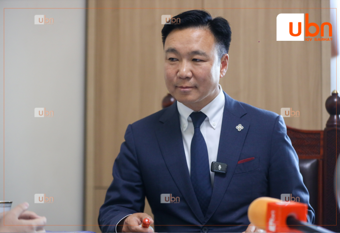 Б.Түвшин: Танил хүн маань уулзаад “Та “1XBet”-тэй холбогдож байсан учраас үүнийг сэвж, нэвтрүүлэг хийнэ. Та 300 мянган ам.доллар өг” гэж хэлсэн нь үнэн