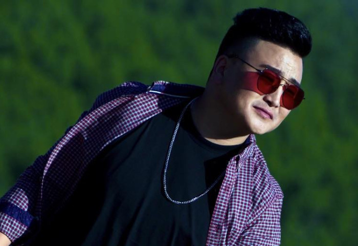 Дуучин Э.Хосбаярын шинэ уран бүтээл “Найзууд үлдэнэ”