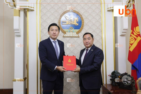 Тэргүүн шадар сайд Н.Учрал Монгол Улсыг 2026-2030 онд хөгжүүлэх таван жилийн үндсэн чиглэлийг УИХ-д өргөн мэдүүллээ