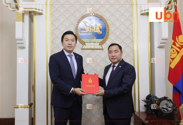 Тэргүүн шадар сайд Н.Учрал Монгол Улсыг 2026-2030 онд хөгжүүлэх таван жилийн үндсэн чиглэлийг УИХ-д өргөн мэдүүллээ